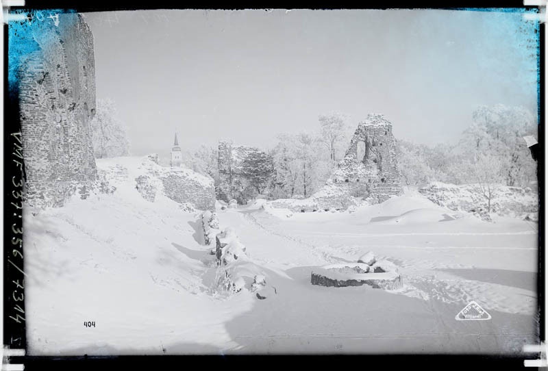 fotonegatiiv, Viljandi, Kaevumägi, värav, kirikutorn (talvel)