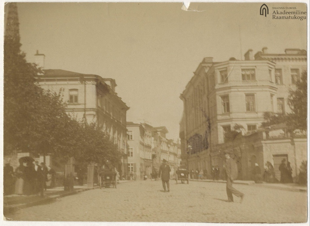 Tallinn. Start of Harju Street.