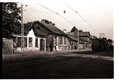 Pärnu mnt., in front of the houses 80, 82  similar photo