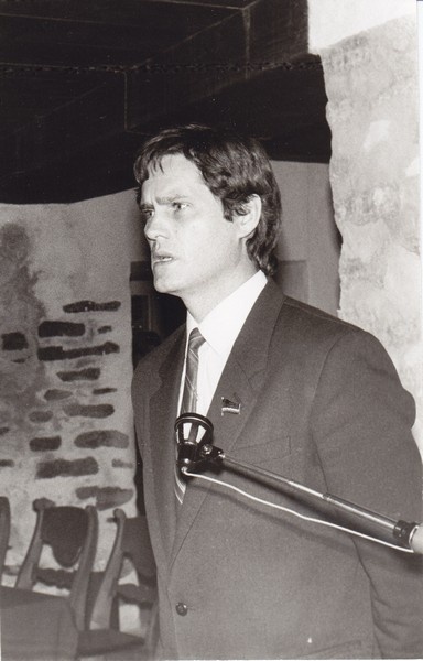 Rondeeli avamisel. Esineb Malkovski V.