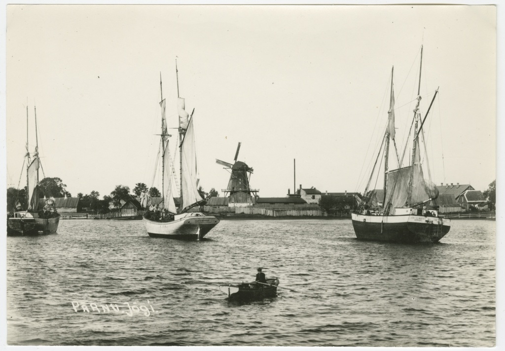 Sailing ships "Salme" and "Grete Marie" on the Pärnu River. Wind in the back of the edge.