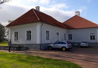The eastern wing of Kukruse Manor was restored at the beginning of the 1990s. rephoto