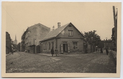 The corner of Tallinn, Pärnu highway and the Great Roosikrants Street.  similar photo