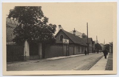 Tallinn, former Väike Roosikrants Street, now Pärnu highway, view of the Freedom Square.  duplicate photo