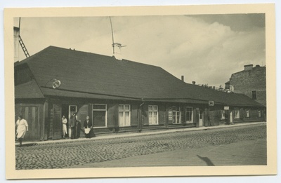 Tallinn, the house on the corner of the Grand-Roosikrantsi street and the Pärnu highway.  duplicate photo