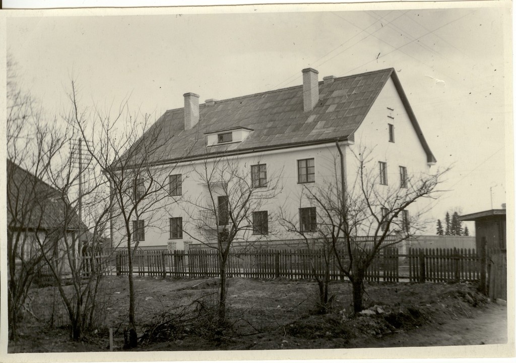 Photo, home Paides Pärnu t.4 1952.