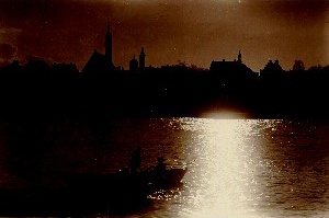 Narva öösel  duplicate photo
