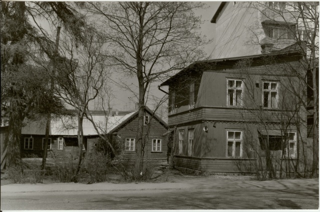 Photo old houses in Paides Pärnu Street 1985