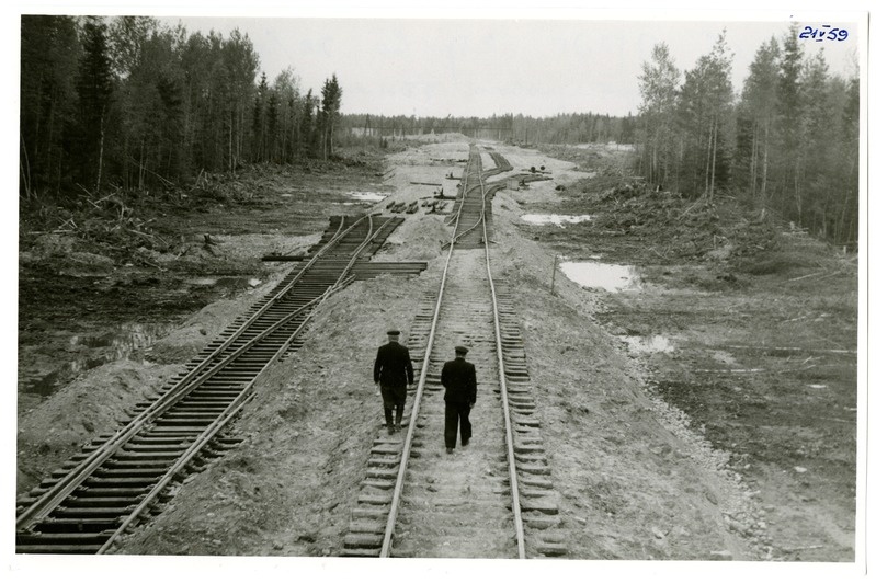 Balti Soojuselektrijaama ehitus. Raudtee ehitus kütuse transportimiseks