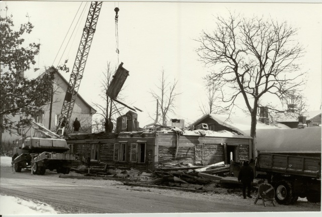 Photo Paide Pärnu Street 6 dismantling the building 1988