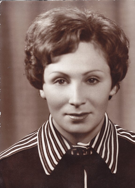 Nina Bitš, teeninduskombinaadi kuduja