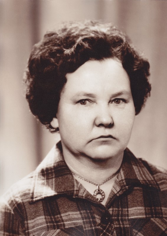 Lilia Gultjajeva, valumehaanika tehase töötaja