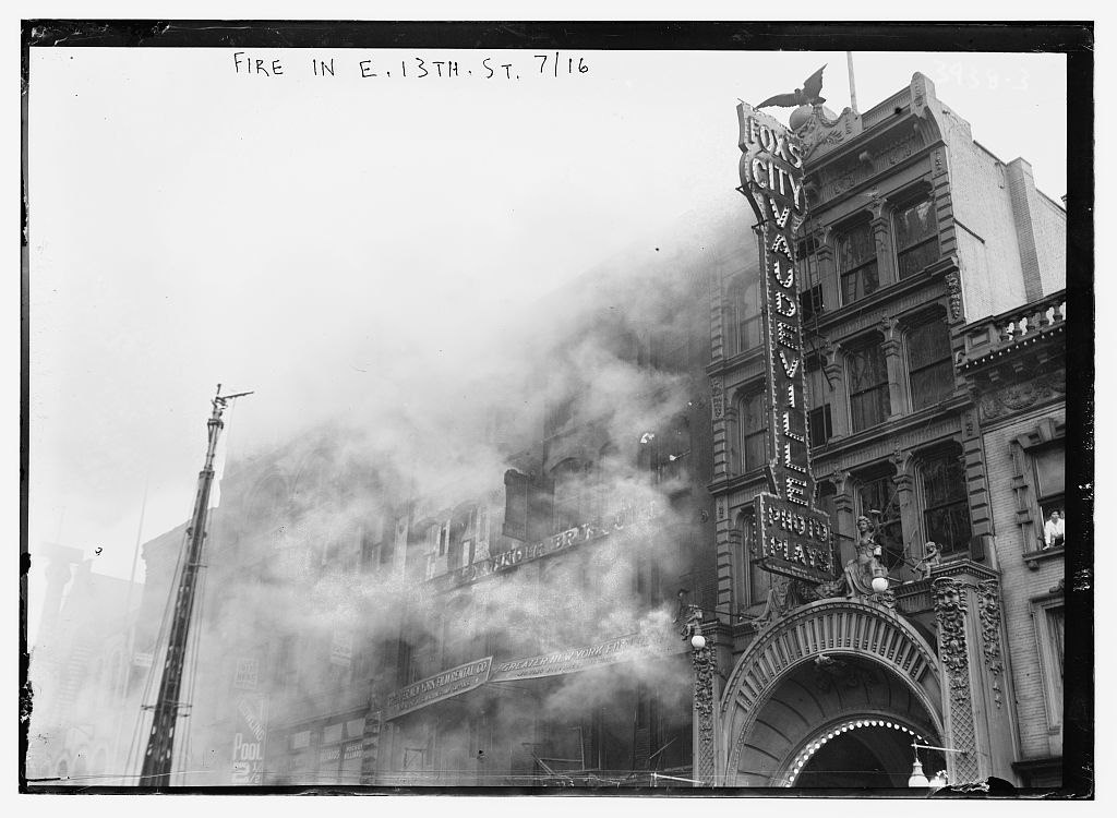 Fire, e. 13th St., 1916 (Loc)