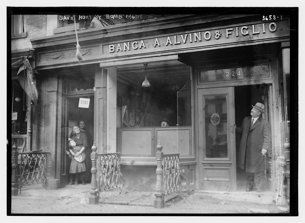 Bank hurt by bomb, 11/6/15 (Loc)