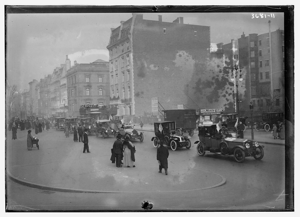 [city street view] (Loc)