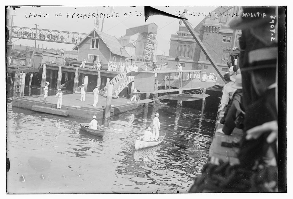 Launch of hydroperoplane of 2nd Battalion N.Y. Naval Military (Loc)