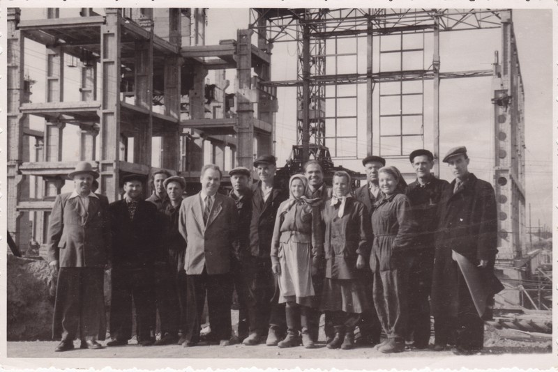 Balti SEJ ehitus. Grupp insenere ja parimaid töölisi.