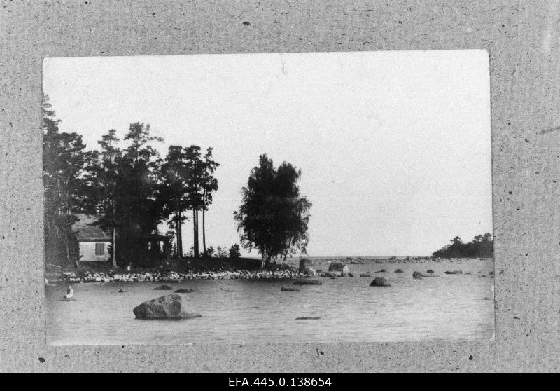 Vaade parun Dellingshauseni suvemajale Käsmus.