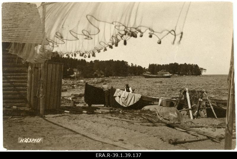 Käsmu vaade. Kalurid paatide juures. Fotopostkaart