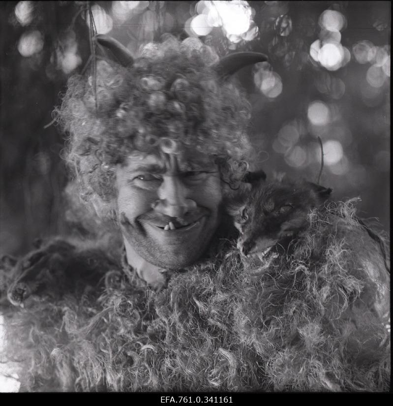 Stuudio "Tallinnfilm" muusikaline lastefilm "Nukitsamees" filmivõtted. Mõhk - Tõnu Kark.