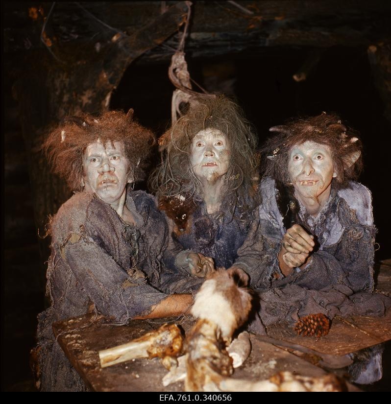 Stuudio "Tallinnfilm"  muusikaline lastefilm "Nukitsamees" filmivõtted. Mõhk - Tõnu Kark, Moor - Ita Ever ja Tölpa - Urmas Kibuspuu.