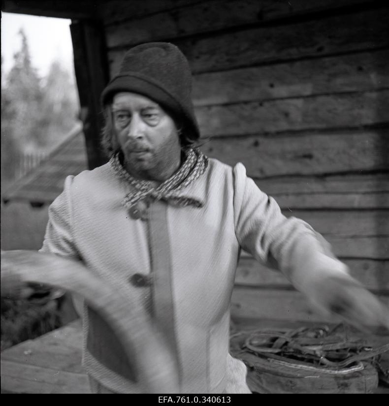 Stuudio "Tallinnfilm" muusikaline lastefilm "Nukitsamees" filmivõtted. Vanaisa osatäitja Sulev Nõmmik.