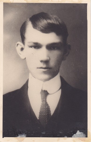 A. Madisson, osavõtja oktoobrirevolutsioonist Narvas