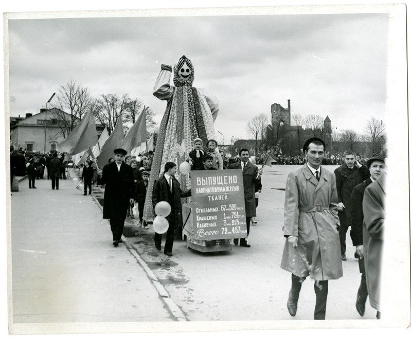 1. mai pidustused Narvas 1968. aastal Peetri väljakul