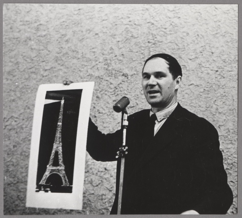 Kunstnik Evald Okas teosega sarjast "Pariis"