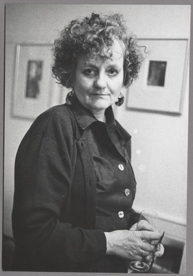 Kunstnik Malle Leis  similar photo