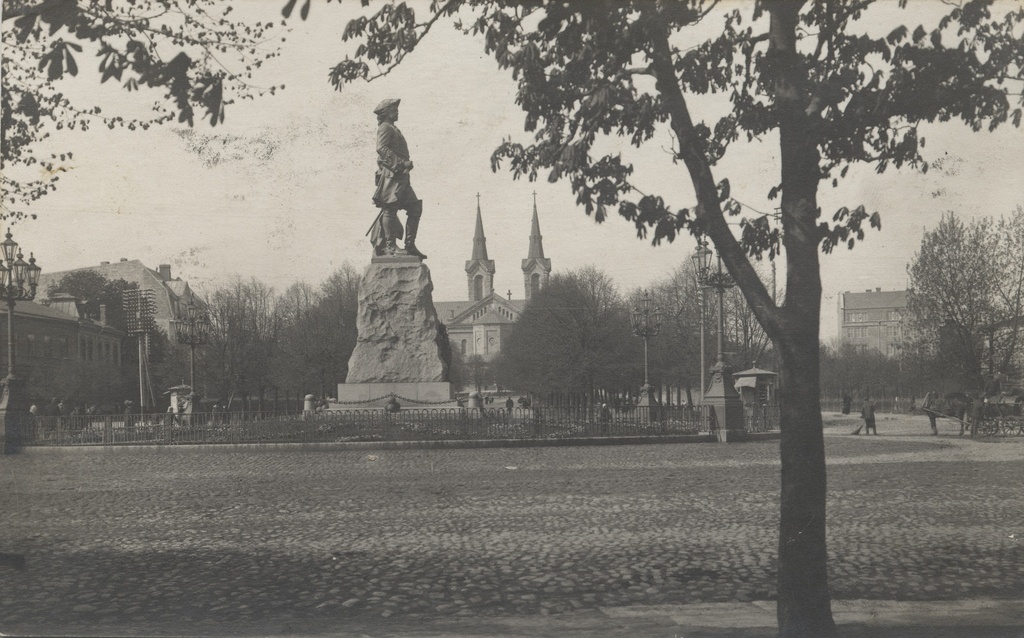 [tallinn] : [Peeter I monument]