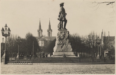 [tallinn] : [Peeter I monument]  duplicate photo