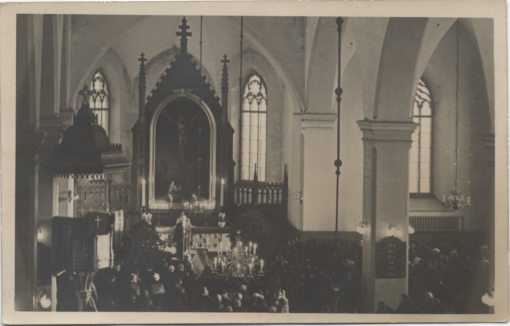 [tallinn] : [The altar of the church of Jan]