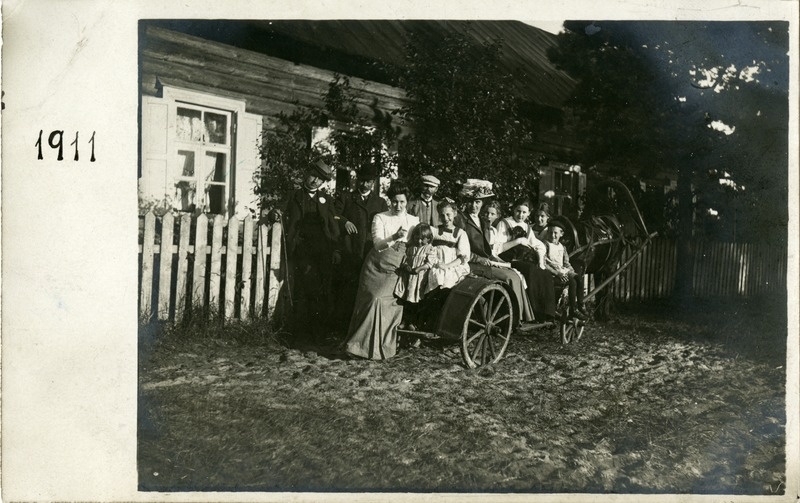 Seltskond Liepāja sõjasadama asunduses