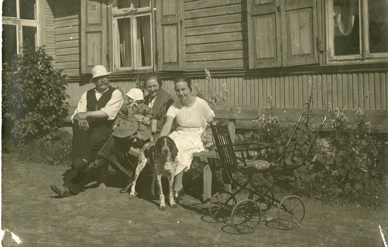 Perekond Mei Põhja tänaval