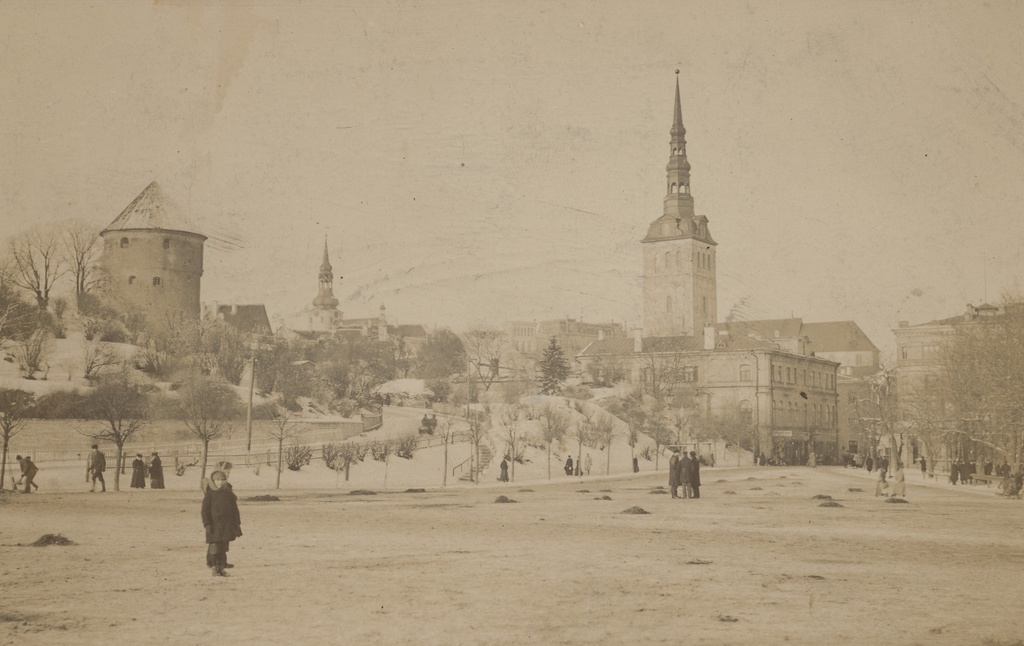 [tallinn] : [Freedom Square]