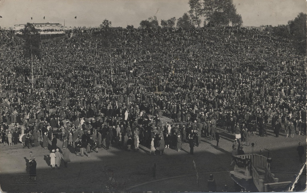 [tallinn] : [1928th singing party]