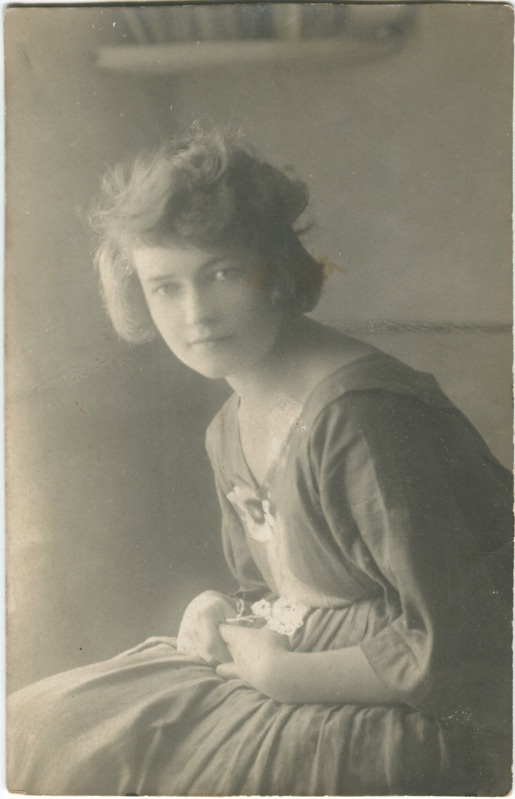 Kunstnik Aino Bach