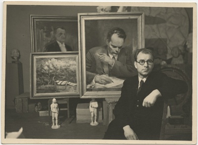 Eduard Ole Juhan Raudsepa ateljees Kunstihoones  similar photo