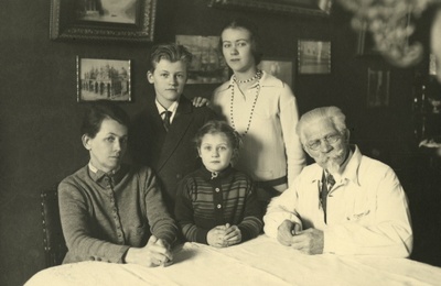 Amandus Adamson perekonnaga  duplicate photo