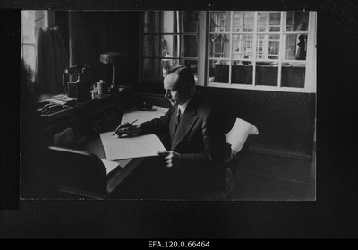 Kaubandus-Tööstuskoja Pärnu osakonna teine esimees aastail 1929-1931 V. Sumberg.  duplicate photo