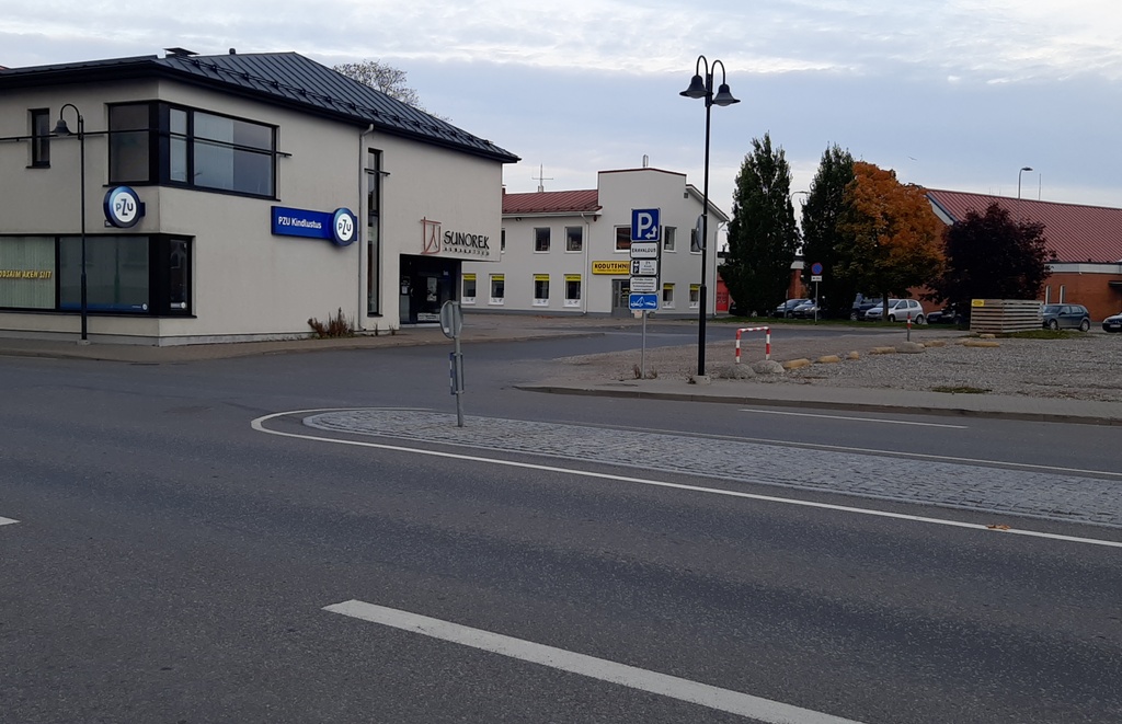 Balti kett, saarlaste kogunemine Kuressaare bussijaamas rephoto