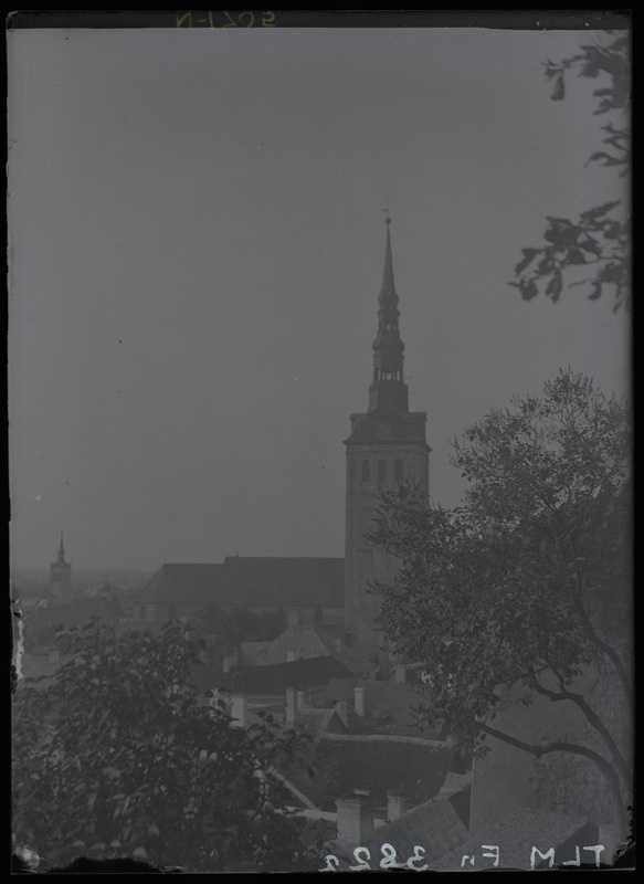 Tallinn, Niguliste kirik põhjast.