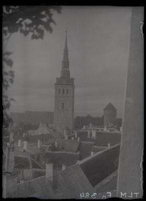 Tallinn, Niguliste kirik põhjast.  duplicate photo