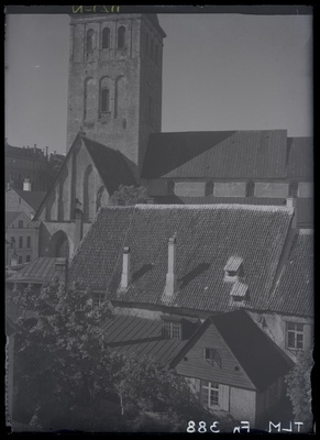 Tallinn, Niguliste kirik, vaade lõuna poolt.  similar photo