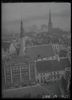 Tallinn, vaade Raekoja tornist kirde poole, Pühavaimu ja Oleviste kirikud.  similar photo