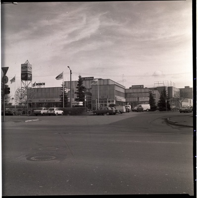 Tallinn. Pärnu mnt Tondi. Vaade Fordi keskusele  duplicate photo