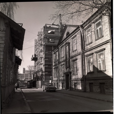 Tallinn. Vilmsi tn 5 uusehitus. Vilmsi tn 7 vana puumaja  duplicate photo