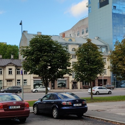 Baaridega korterelamu Tallinnas Liivalaia 19, vaade hoonele. Arhitekt Karl Tarvas rephoto