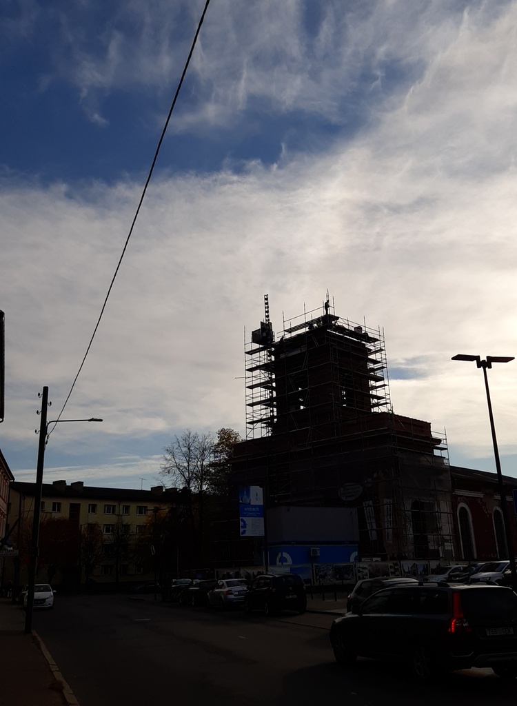 Pepleri tn 1a (partly destroyed, currently Tartu University of Life Sciences Sports Building) View of the Maarja Church from SW rephoto